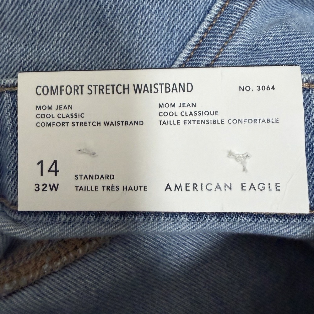 American Eagle Womens Mom High Rise Distressed Jean Size 14 / 32W Light Wash NEW - Picture 8 of 11